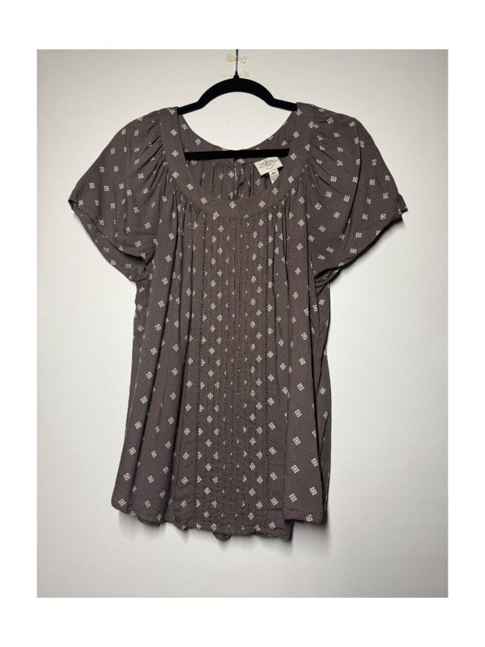 St. John’s Bay PXL Brown Floral Pintuck Short Sleeve Blouse